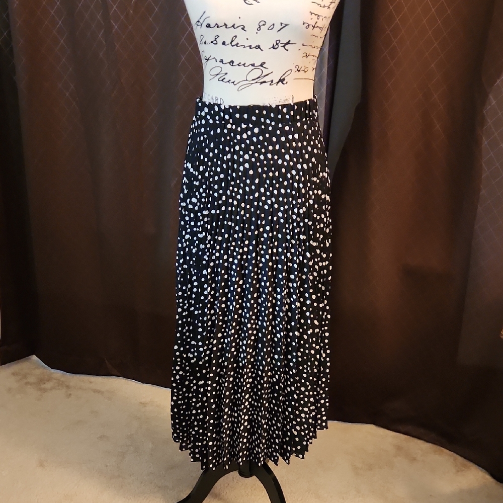 Max Studio Black and White Pleated Midi Skirt for Work
